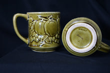 Lade das Bild in den Galerie-Viewer, Lucky Persimmons 6 oz Ceramic Mug - Olive Green
