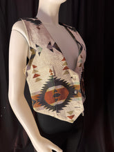 Lade das Bild in den Galerie-Viewer, Roughrider by Circle T | Geometric Sunset Tapestry Vest
