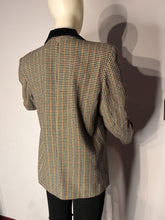 Cargar imagen en el visor de la galería, Houndstooth Single-breasted Blazer w/ Velvet Collar | Joan Leslie
