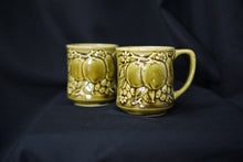 Lade das Bild in den Galerie-Viewer, Lucky Persimmons 6 oz Ceramic Mug - Olive Green
